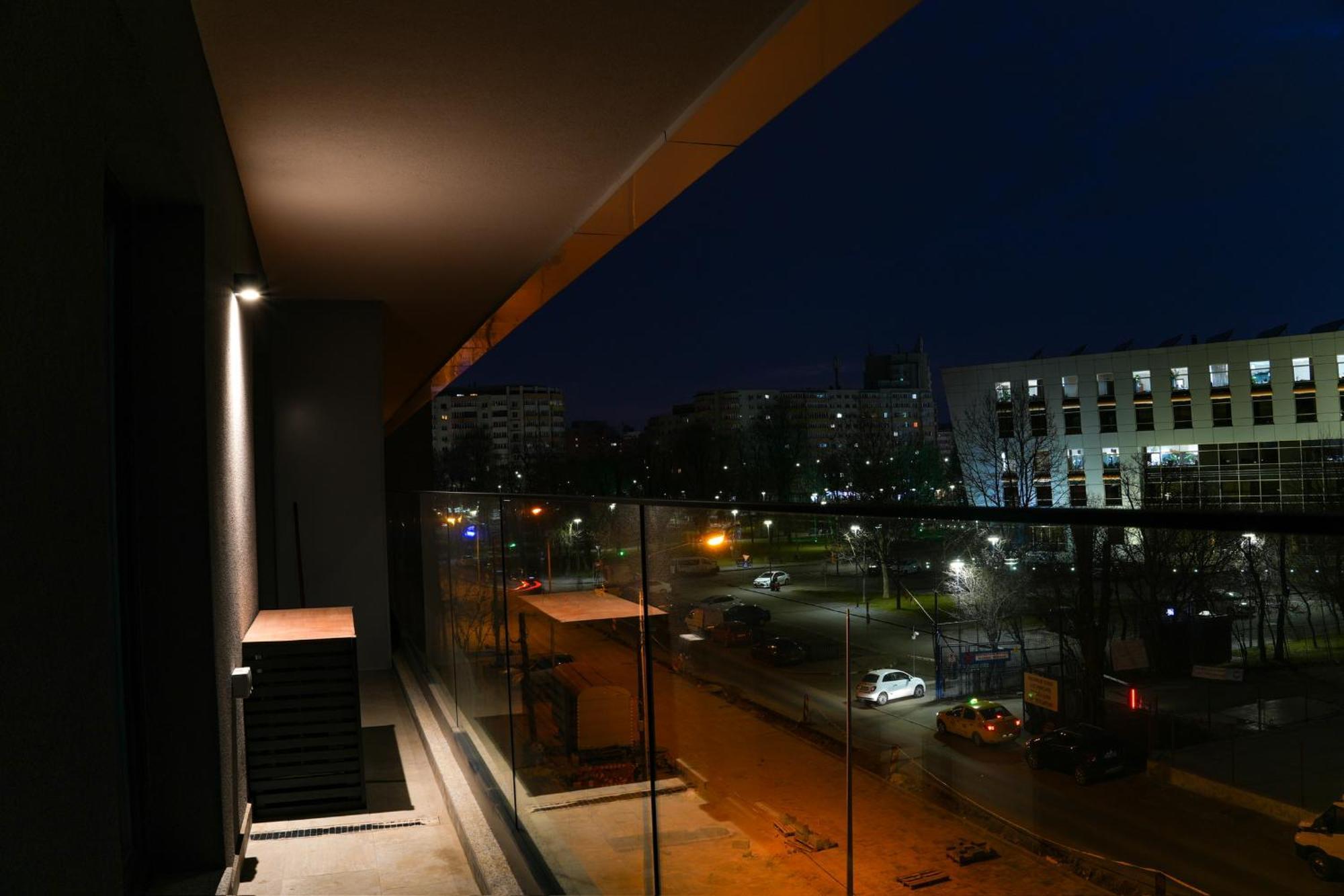 Sandra - Park-View Apt With Balcony & Parking Bukarest Eksteriør billede