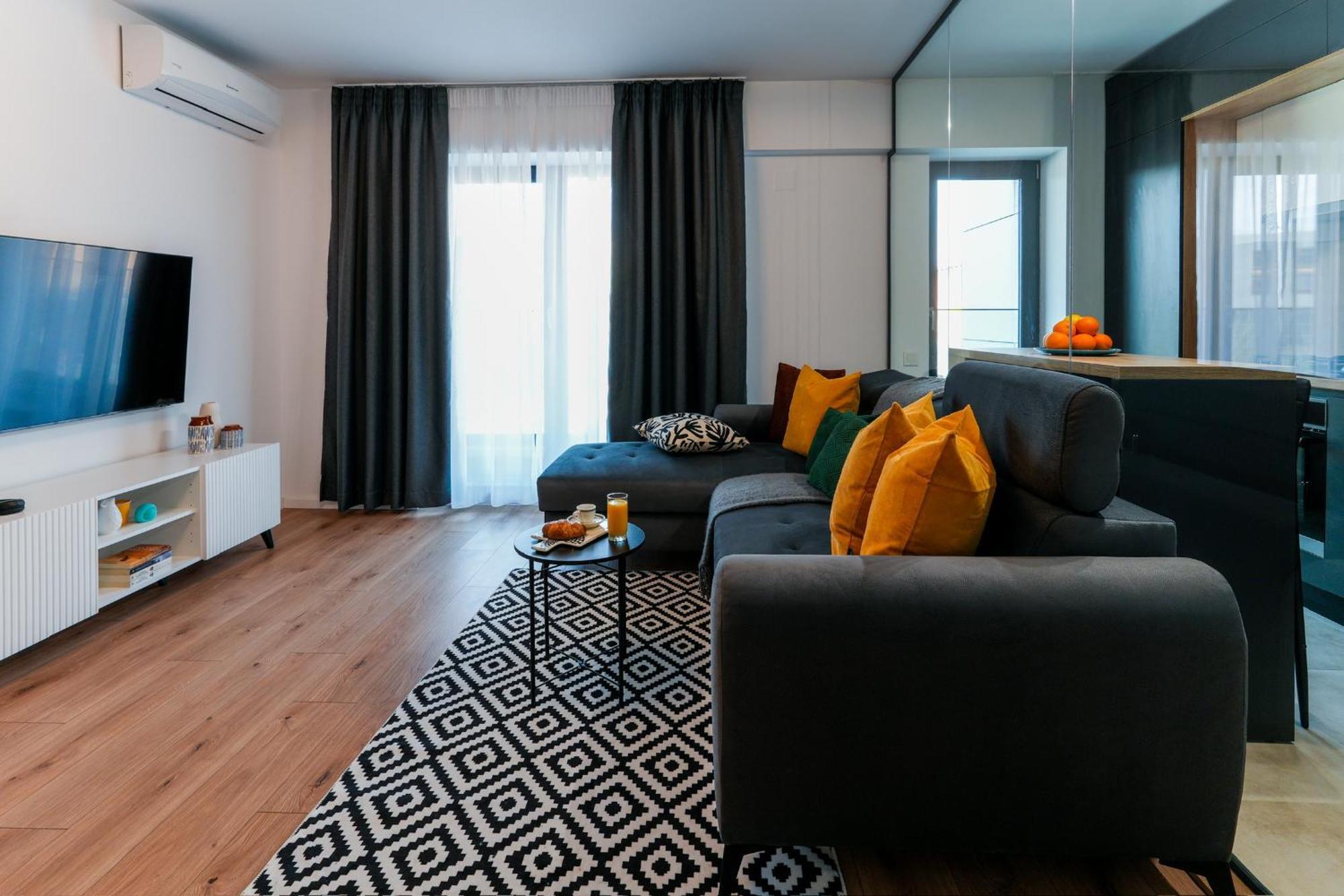 Sandra - Park-View Apt With Balcony & Parking Bukarest Eksteriør billede